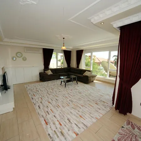 Imagine You And Your Family Renting This Luxury In Alanya, Close To The Beach, 1031 Villa