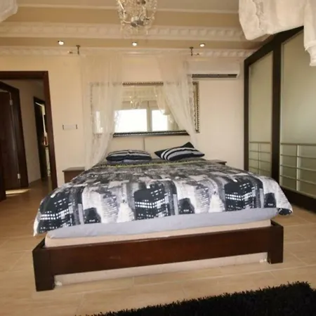 Villa Imagine You And Your Family Renting This Luxury In Alanya, Close To The Beach, 1031 Alanya